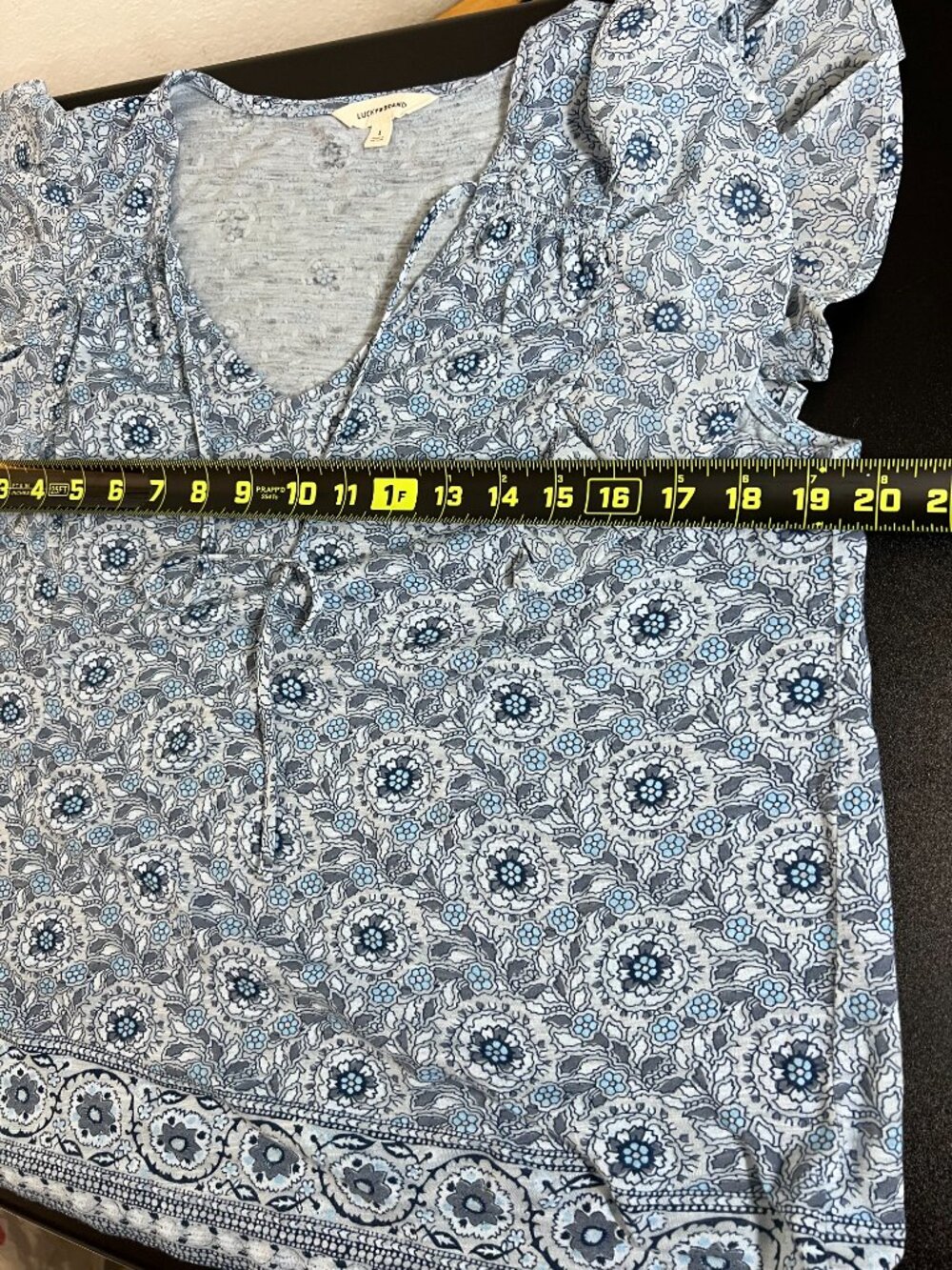 Lucky Brand Floral Medallion Boho Flutter Sleeve Knit Blouse Blue Gray L - Picture 10 of 11